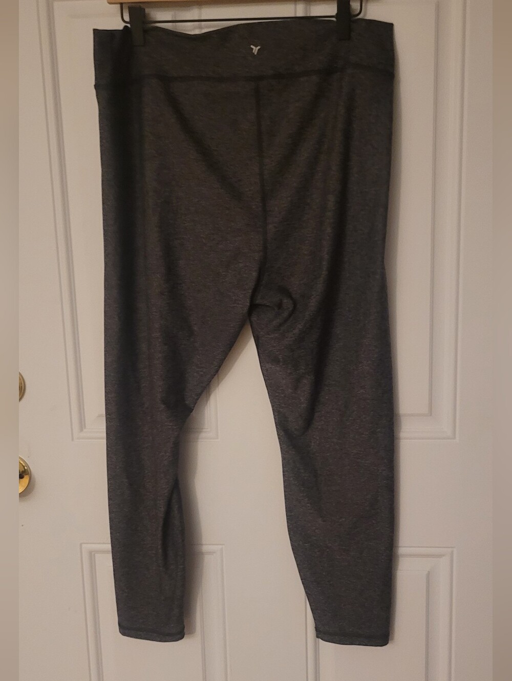 Old Navy Cloud+ Go-Dry Grey Leggings Size XL